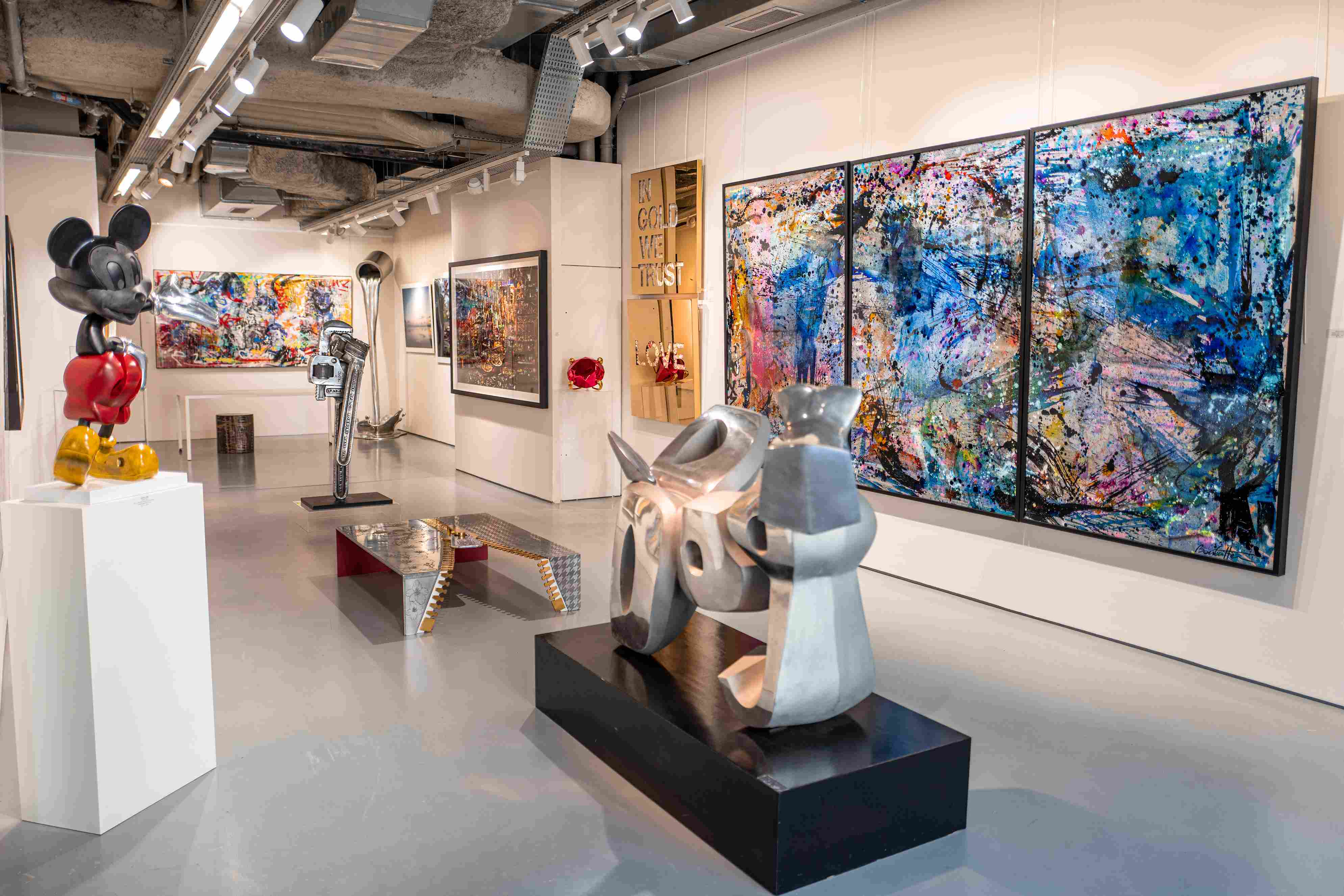 Art District contemporary gallery Le Royal Monceau